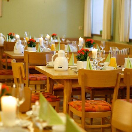 Hotel Gasthof Zur Post Barnau Bagian luar foto