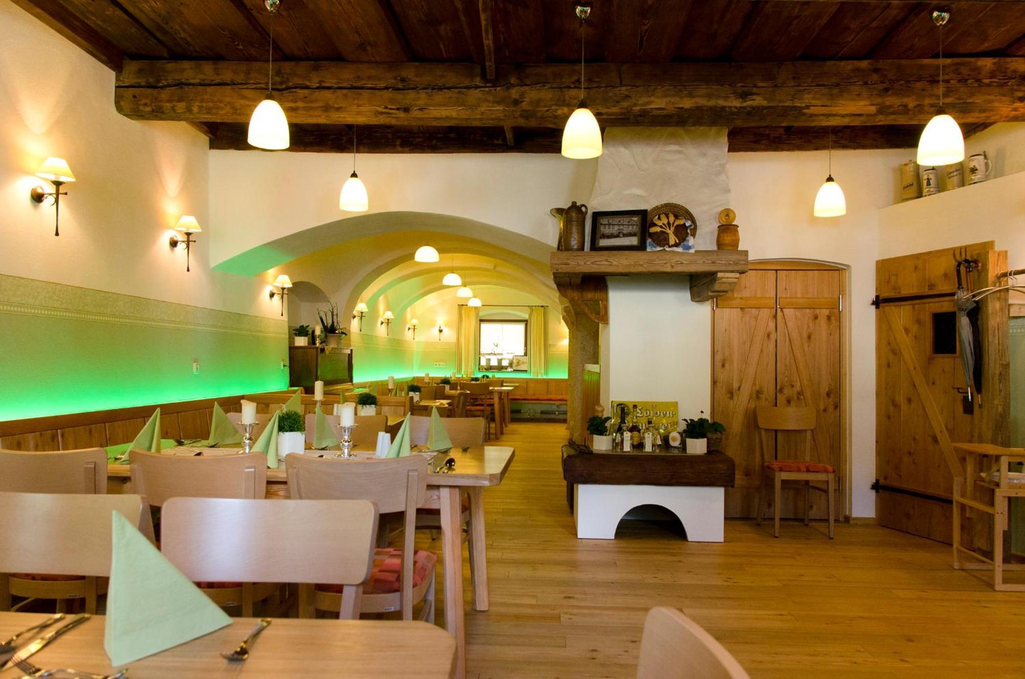 Hotel Gasthof Zur Post Barnau Bagian luar foto