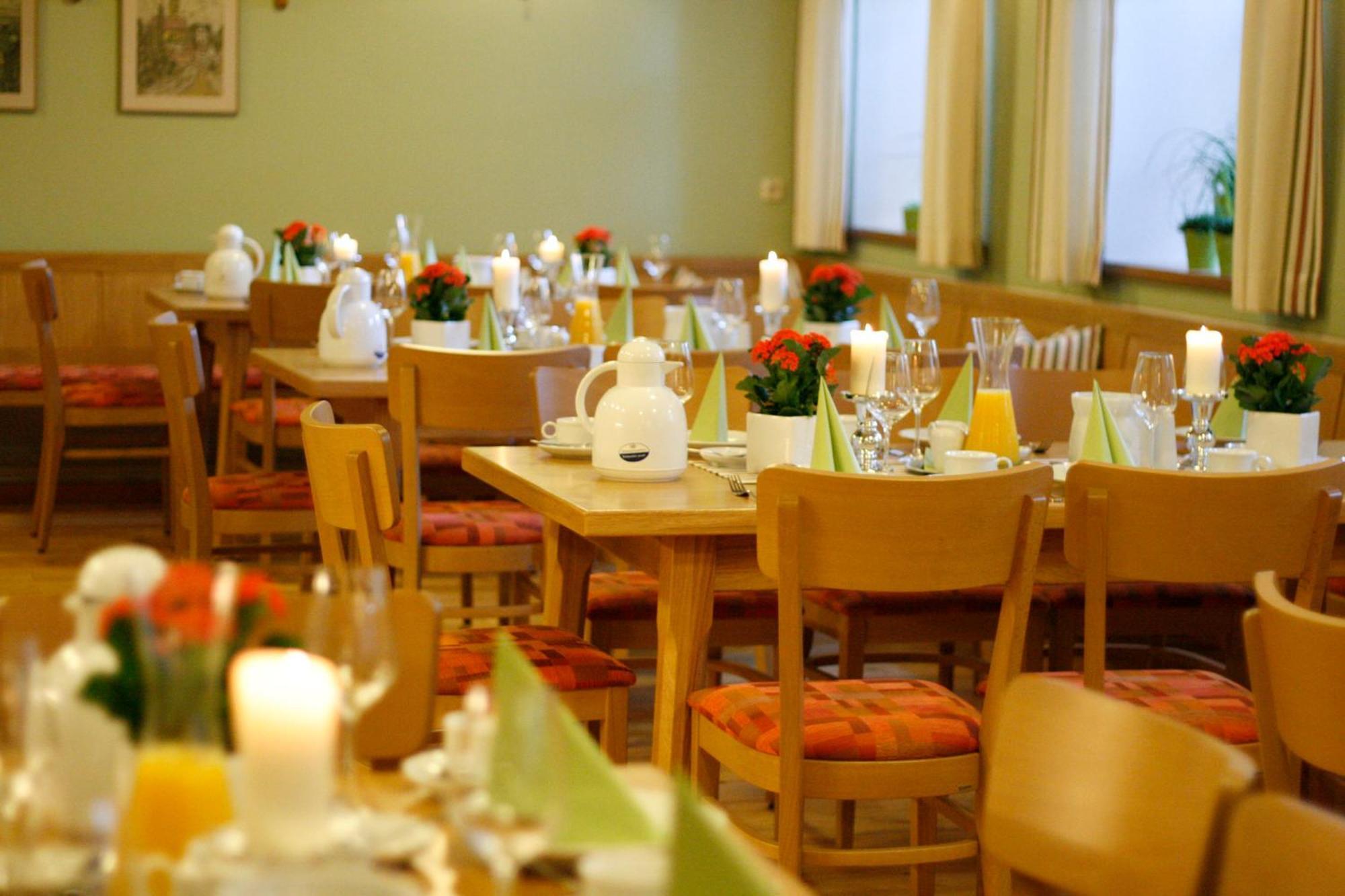 Hotel Gasthof Zur Post Barnau Bagian luar foto